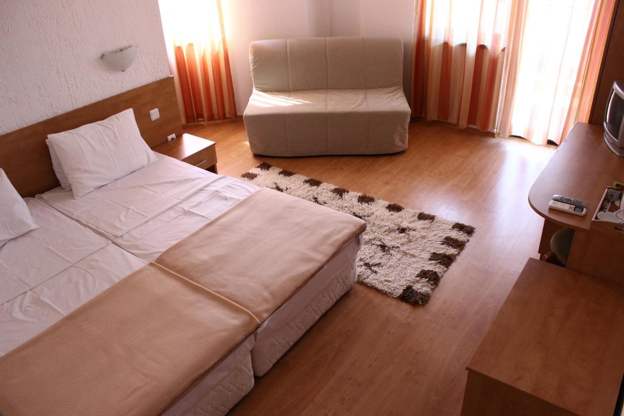 Family Hotel Bellehouse Черноморец Номер фото