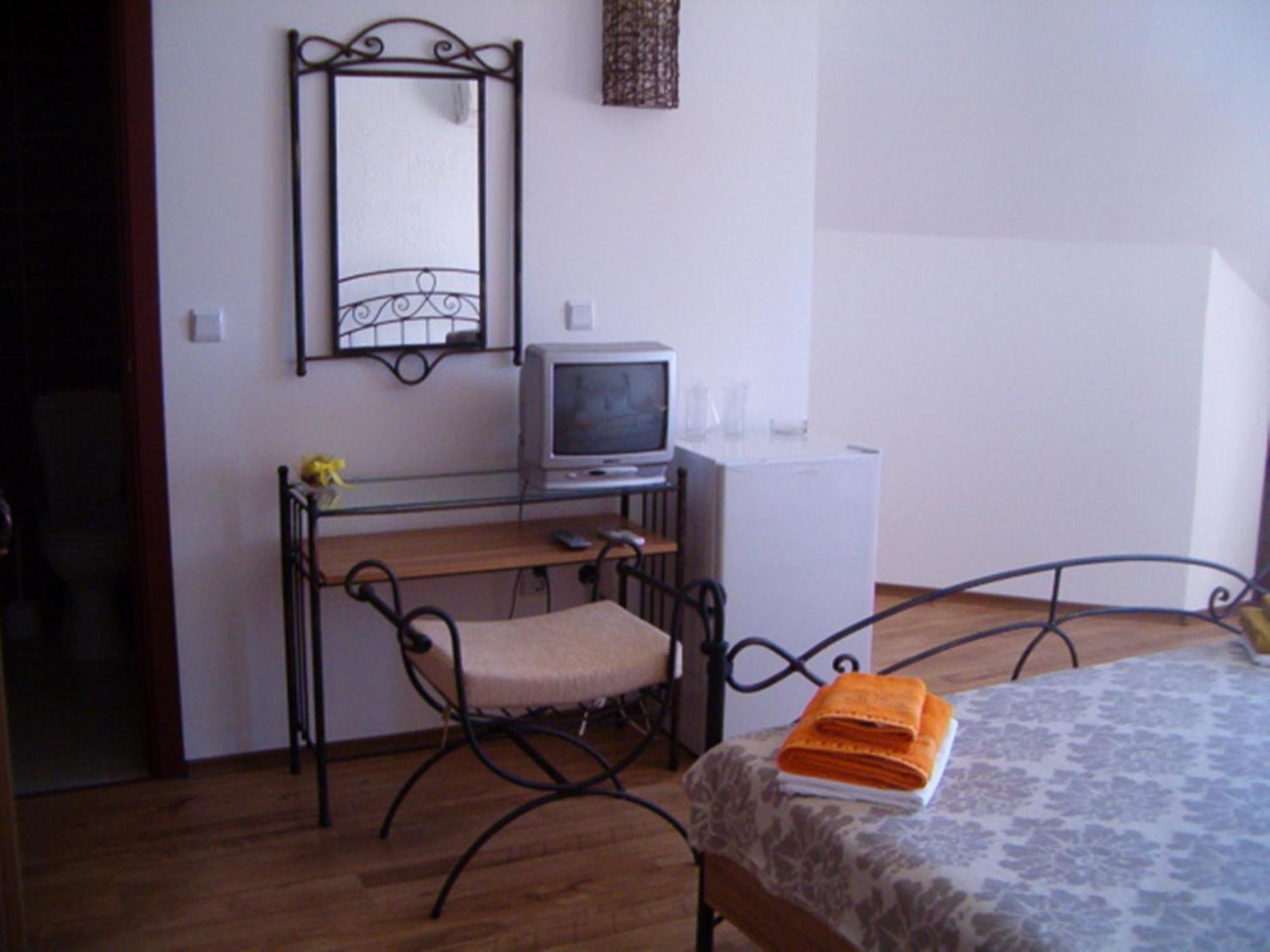 Family Hotel Bellehouse Черноморец Номер фото