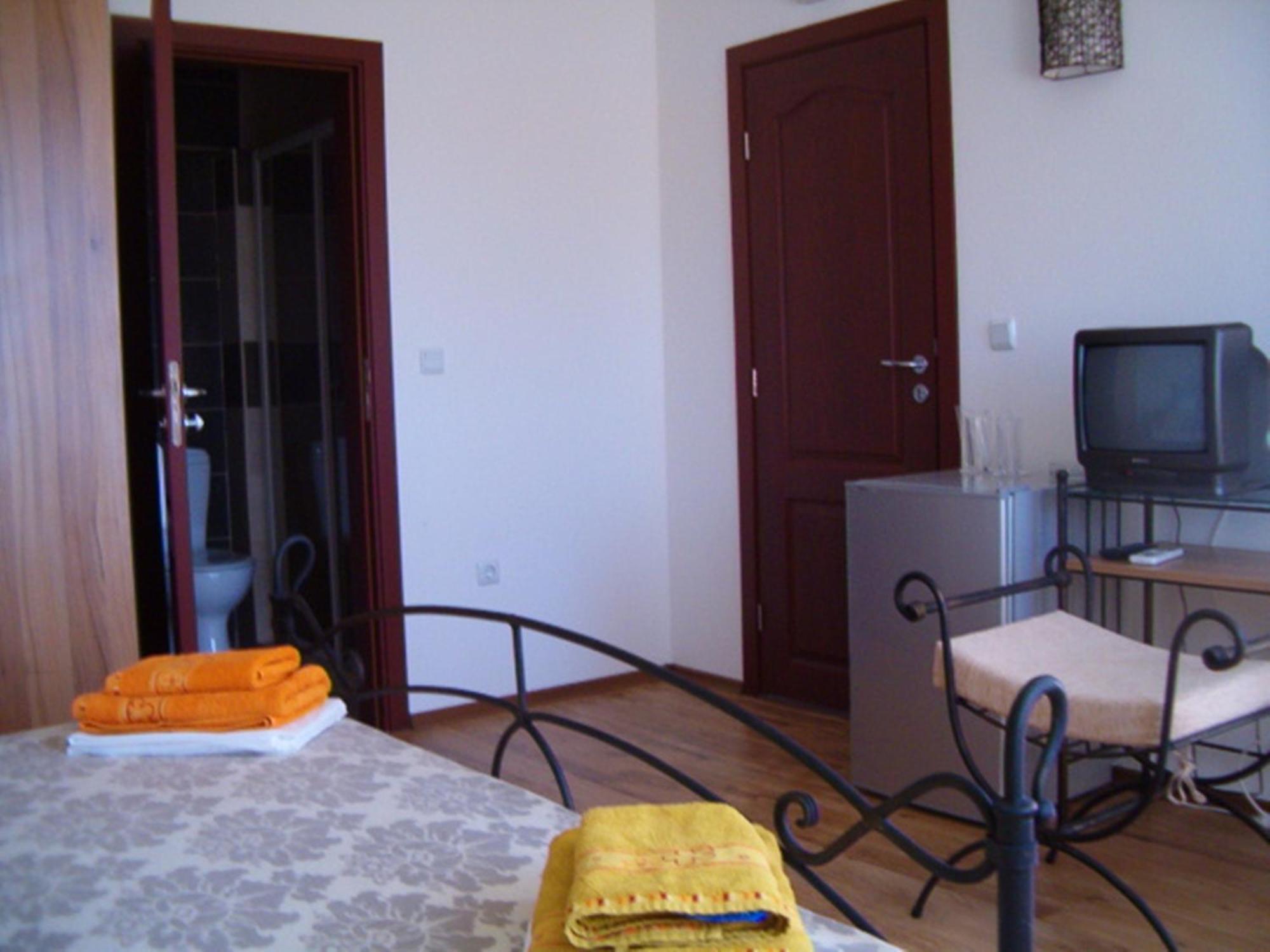 Family Hotel Bellehouse Черноморец Номер фото